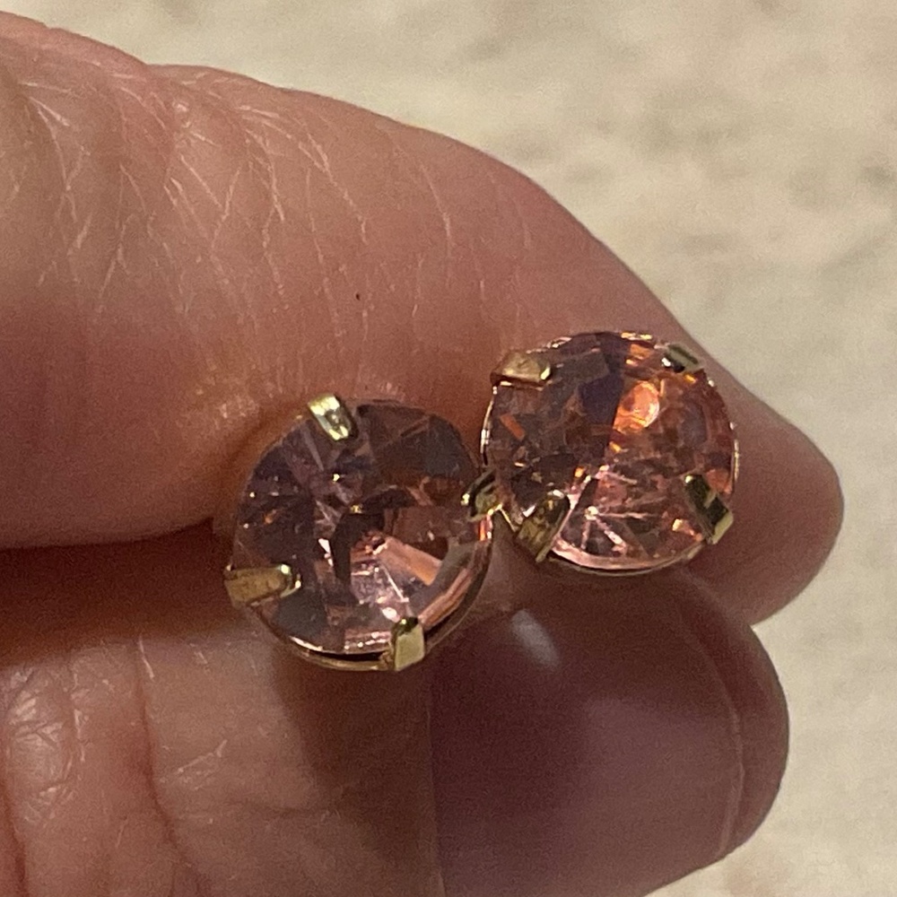 Pink crystal Pierced earrings goldtone setting New